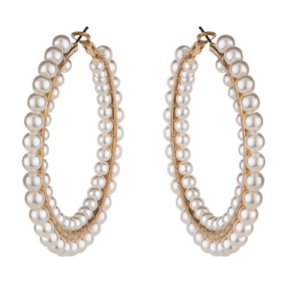 Beautiful Contemporary pearl hoop earrings - Picture 3 of 4